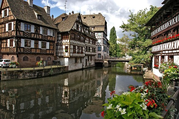 Strassburg-La-Petite-France-Historische-Fachwerkhaeuser